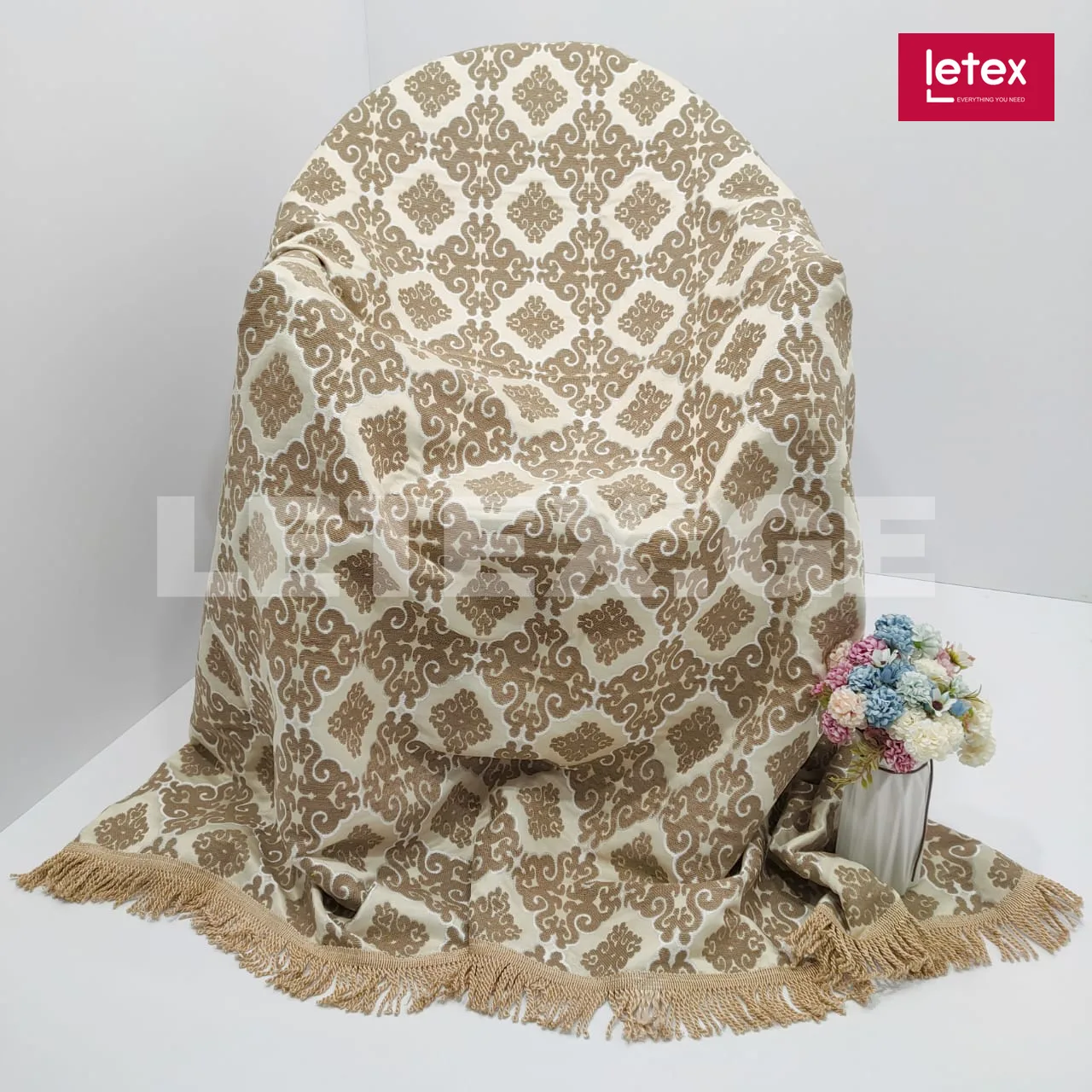 Blumarine დივნისა და სავარძლის გადასაფარებელი Blumarine დივნისა და სავარძლის გადასაფარებელი