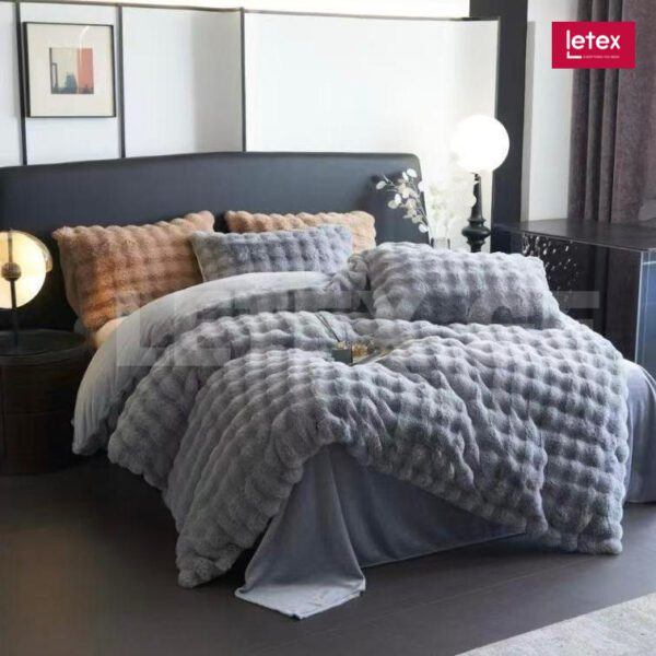 ხავერდის თეთრეული ბეწვის ზედაპირით