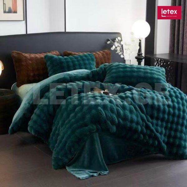 ხავერდის თეთრეული ბეწვის ზედაპირით