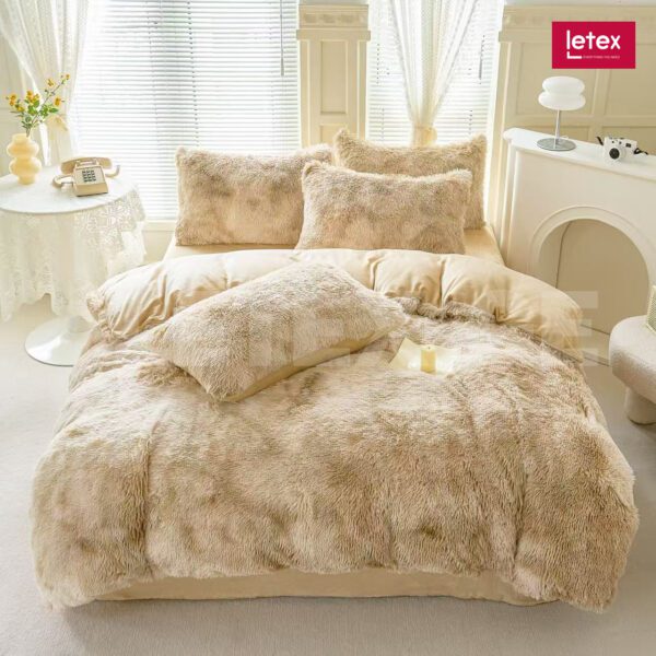 ფულეს თეთრეული ბეწვის ზედაპირით