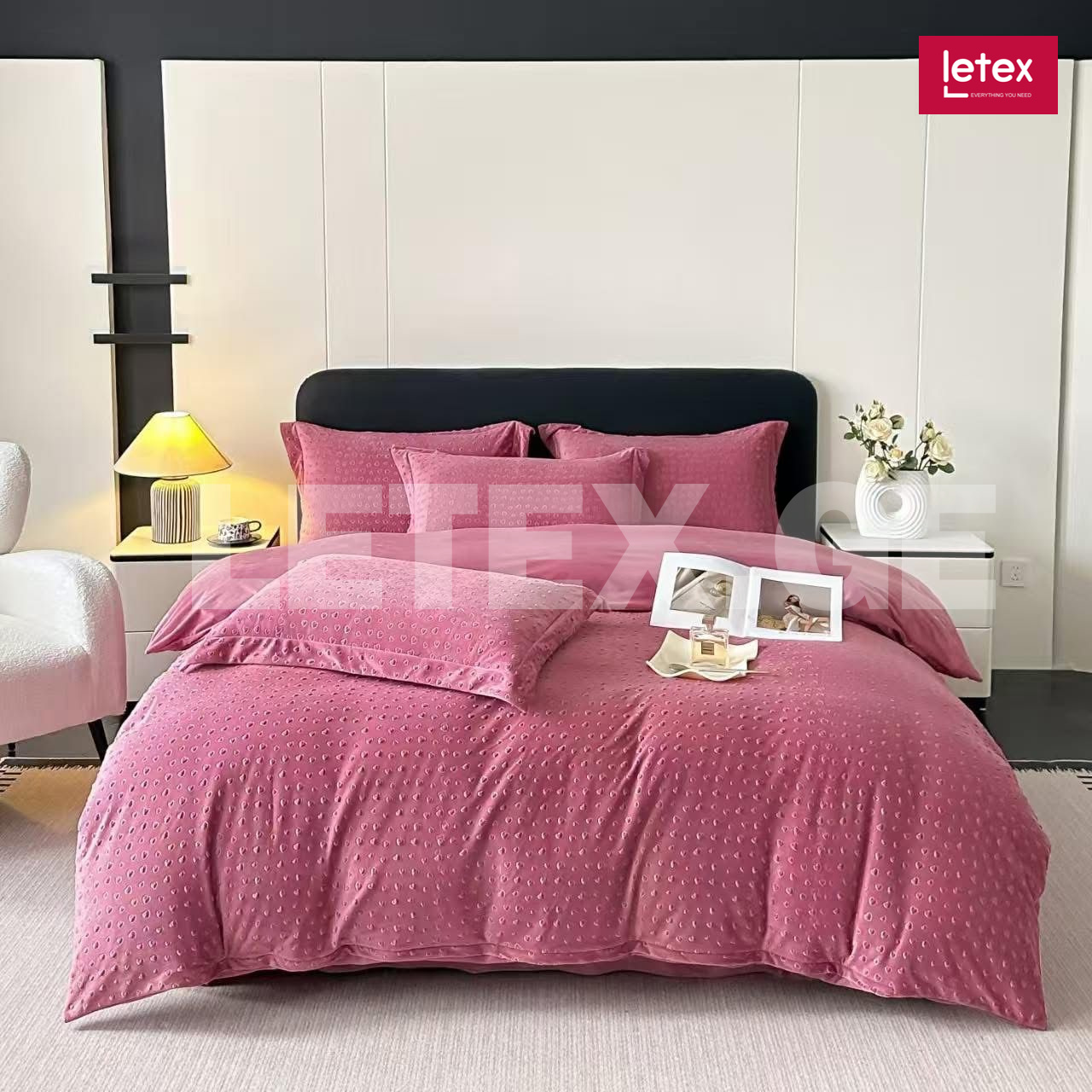 ფულეს თეთრეული საბნით ფულეს თეთრეული საბნით