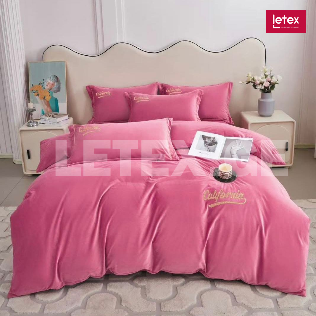 ფულეს თეთრეული საბნით ფულეს თეთრეული საბნით