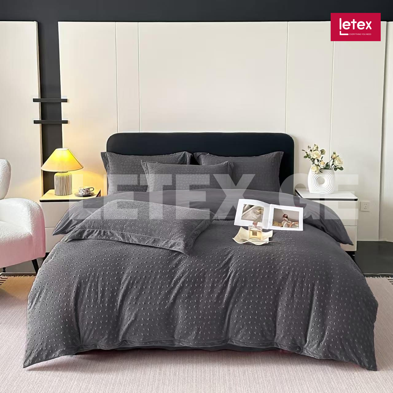 ფულეს თეთრეული საბნით ფულეს თეთრეული საბნით