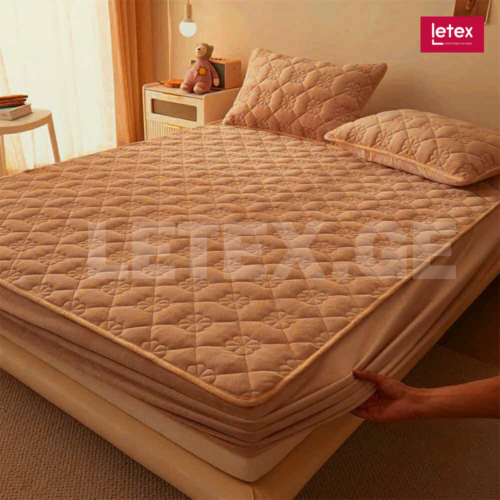 ჩამოსაცმელი მატრასის დამცავი ხავერდის ზედაპირით ჩამოსაცმელი მატრასის დამცავი ხავერდის ზედაპირით