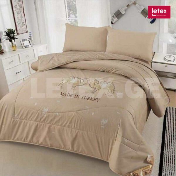 აქლემის ბეწვის საბანი